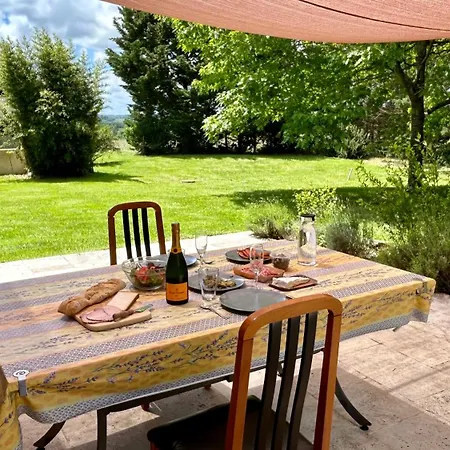 Апартаменты En Dame With Pool Crastes