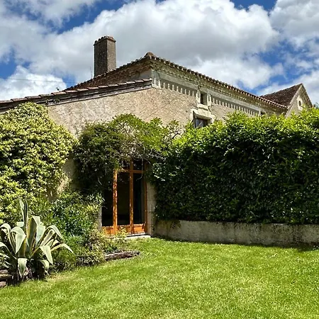 Апартаменты En Dame With Pool Crastes